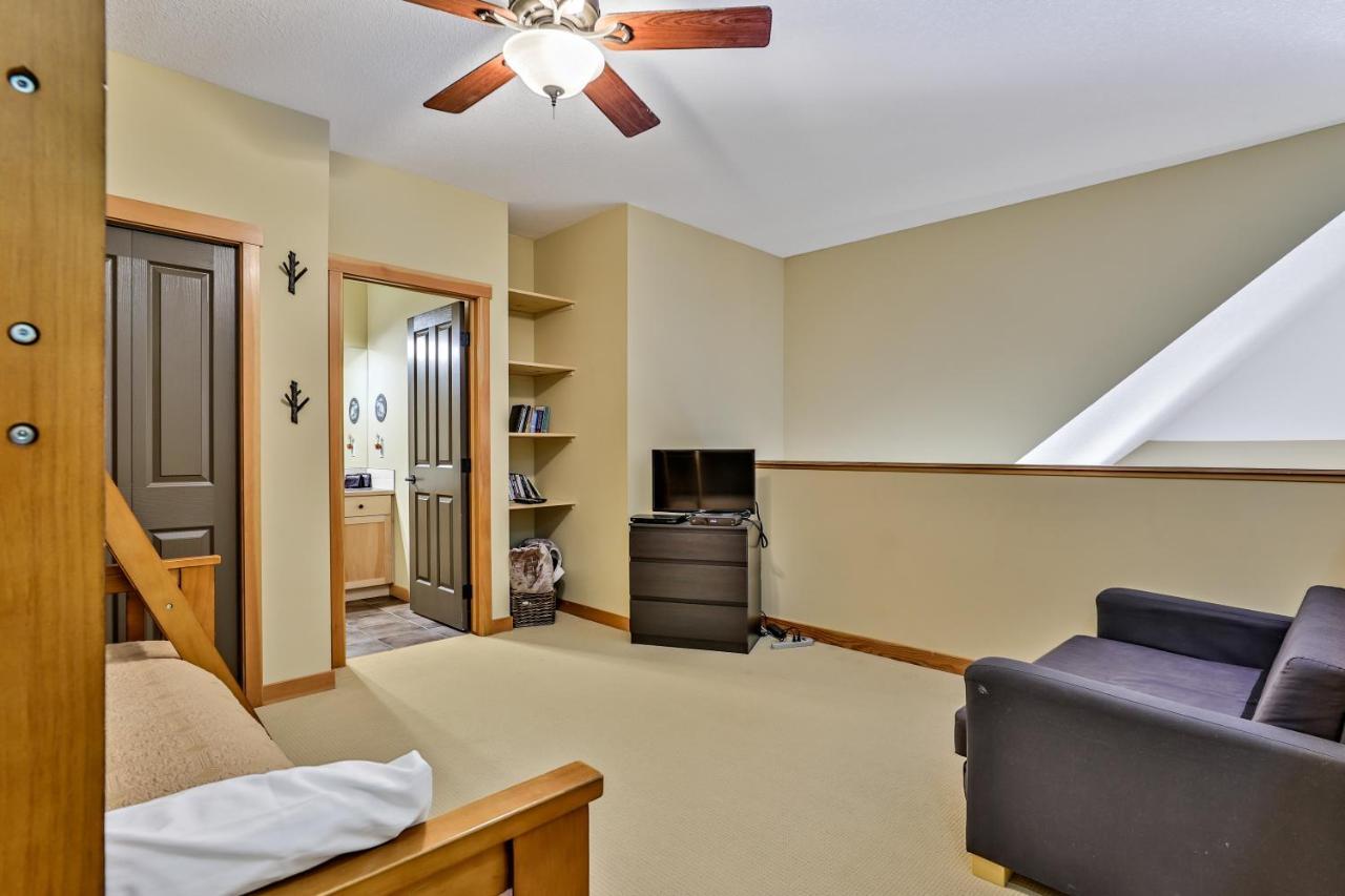 Spectacular Mountain View Corner Unit Pool Hot Tub Park Pass Apartment Canmore Exterior photo